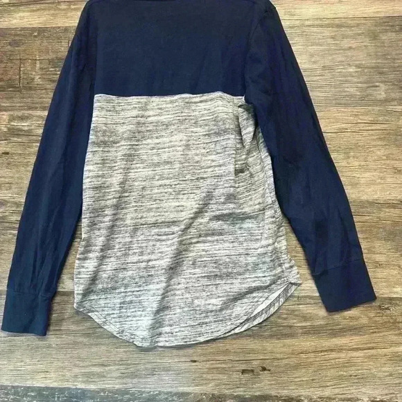 Hollister California Navy and Gray Long Sleeve Shirt - Picture 2 of 4